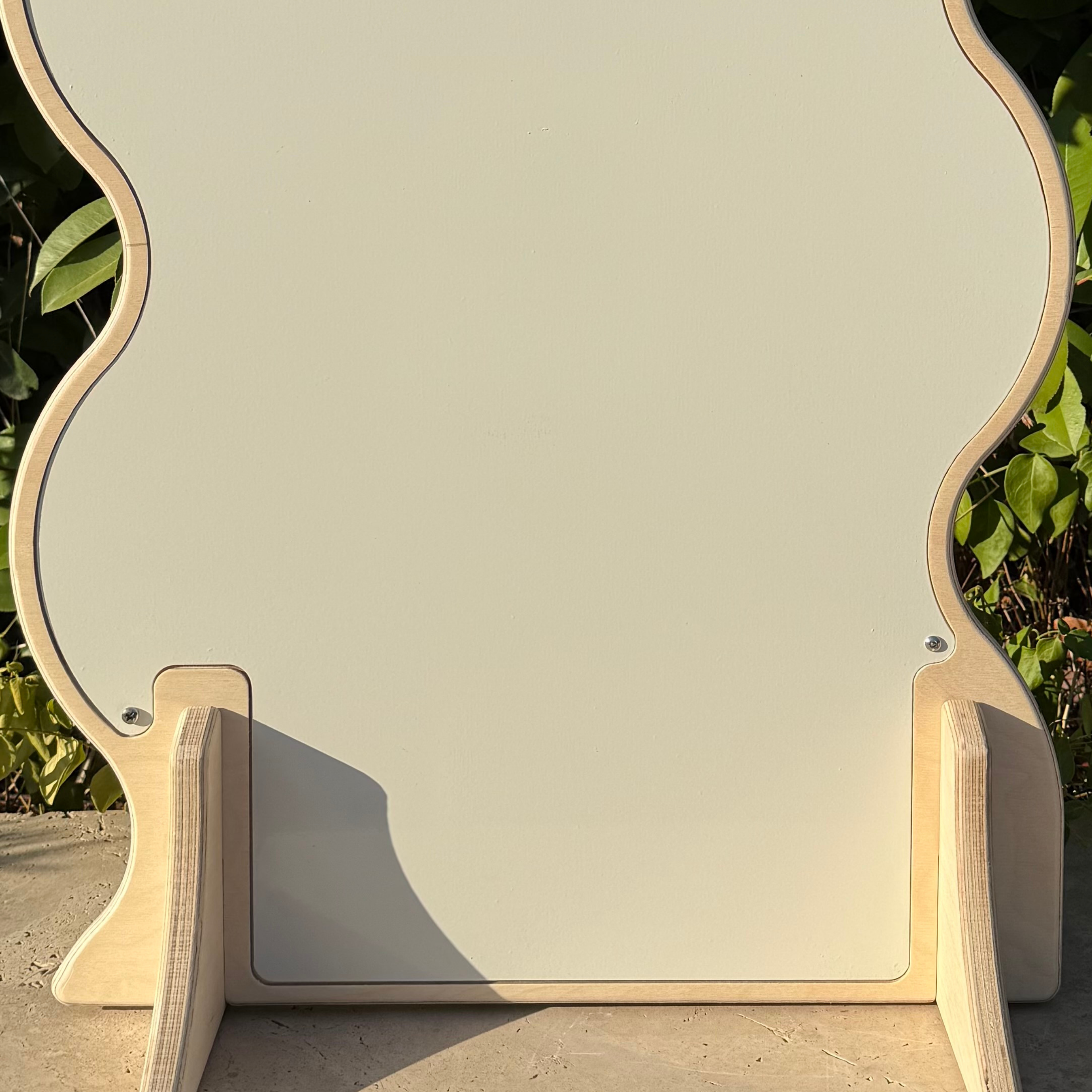 Asymmetrical Wavy Collapsible Wooden Magnet Display Stand | White Metal Surface