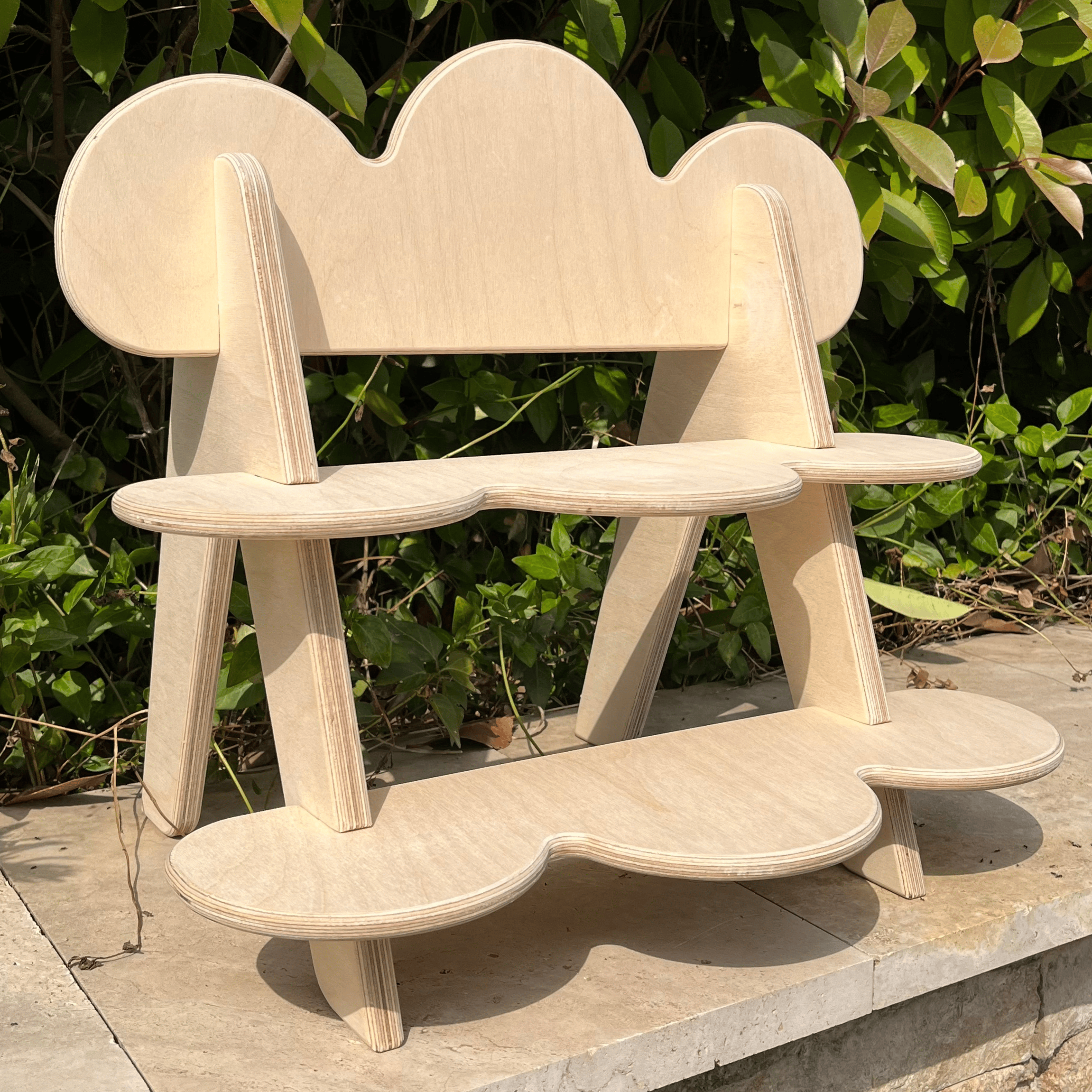 Curvia Collapsible Display Stand